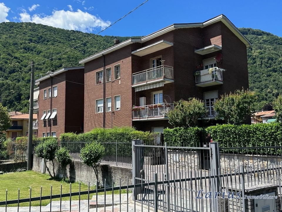 1 bedroom Apartment in Valbrona, Italy No. 124129