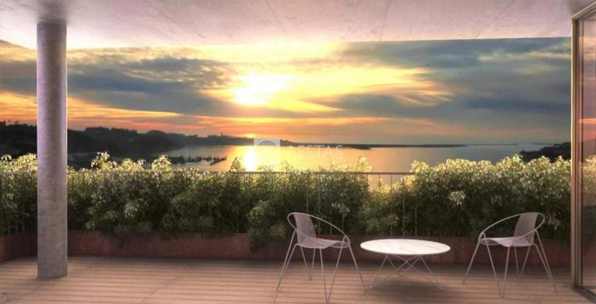 3 bedrooms Apartment in Porto, Portugal No. 6473