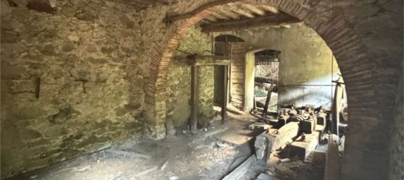 5 bedrooms Apartment in Villa Basilica, Italy No. 323348 12