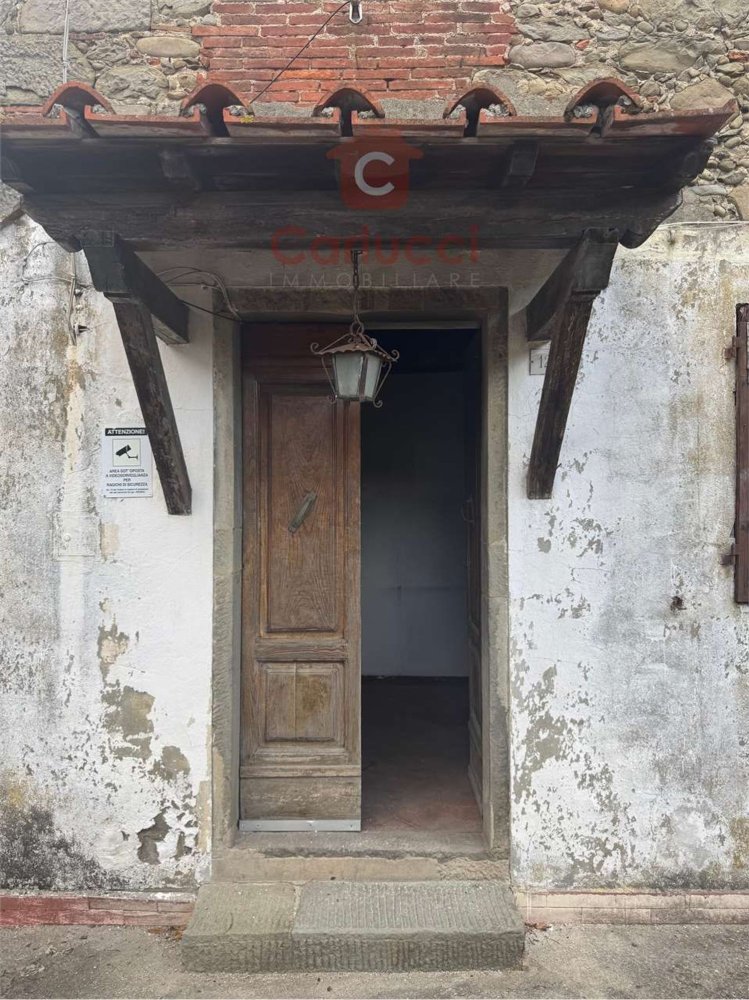 5 bedrooms Apartment in Villa Basilica, Italy No. 323348