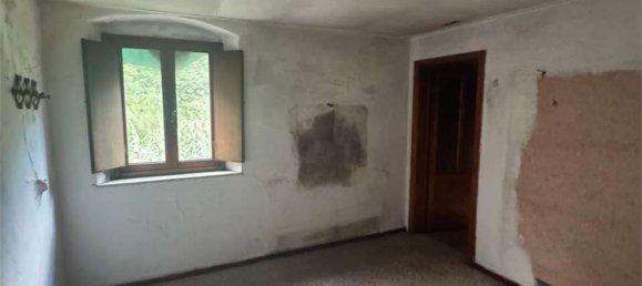 5 bedrooms Apartment in Villa Basilica, Italy No. 323348 5