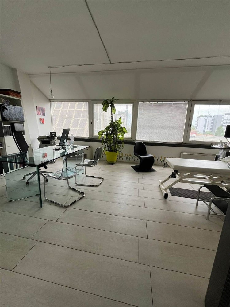 Офис 135м² в Модена, Италия № 198963