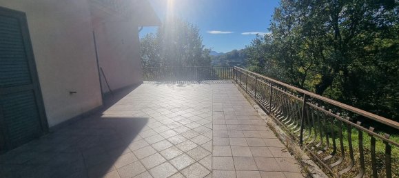 4 bedrooms Villa in Montemarano, Italy No. 323653 4