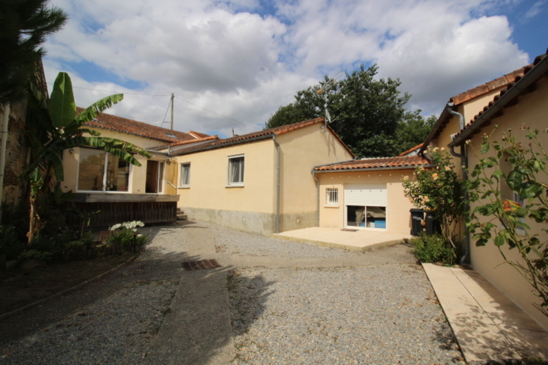 4 chambres Maison à Vienne, France No. 292111
