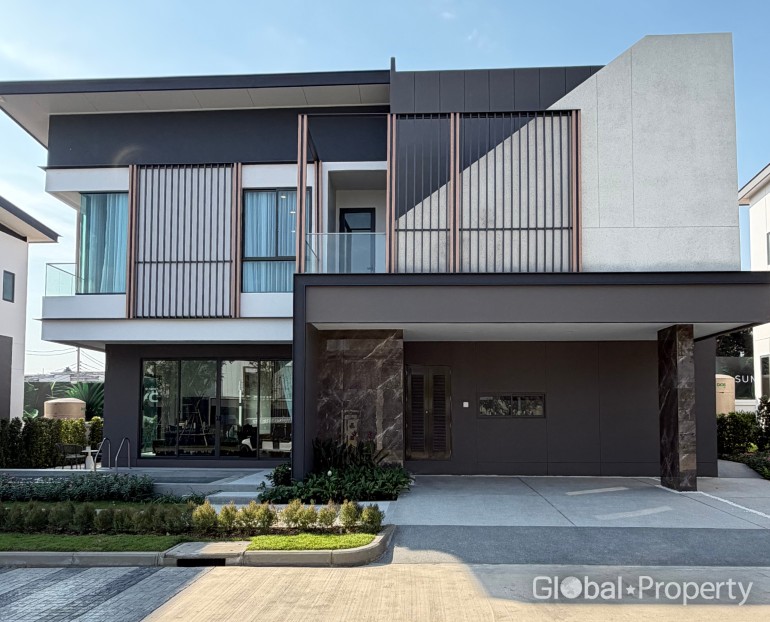 4 bedrooms House for sale in Pattaya, Chonburi, Eastern Thailand, Thailand № 82642