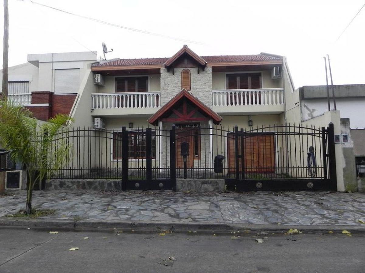 Casa T3 em Bermudez, Argentina N.º 7107