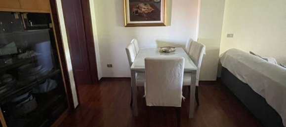 2-salle Appartement à Milan, Italy No. 336906 8
