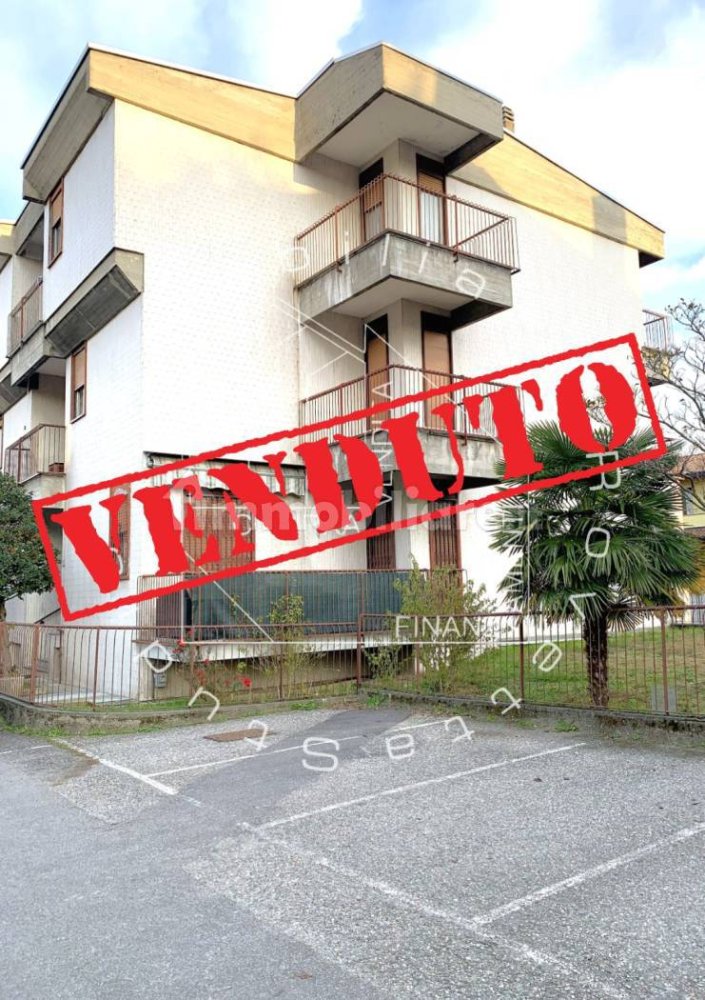 Apartamento de 2 dormitorios en Gallarate, Italy No. 127662