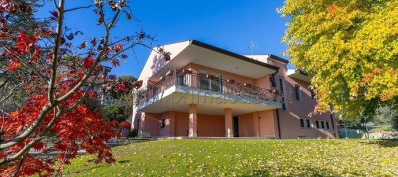 4 bedrooms Villa in Negrar, Italy No. 221813 3