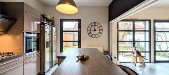 5 bedrooms Villa in Le Bouscat, France No. 279099 2