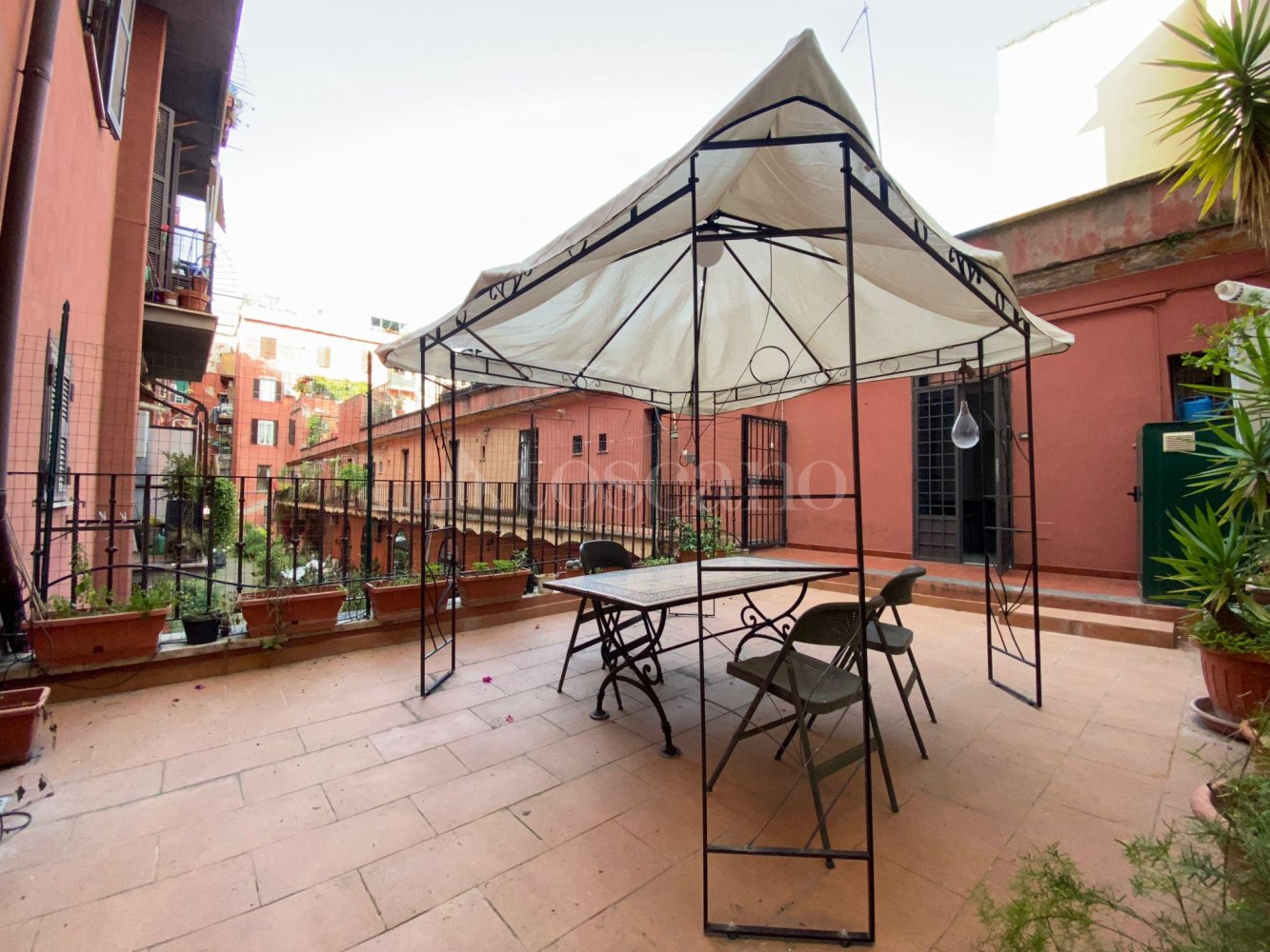 3 rooms Apartment in Rome, Italy No. 124021