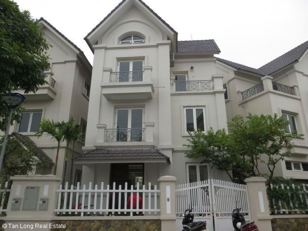 4 Schlafzimmer Villa in Long Bien, Vietnam, Nr. 4675