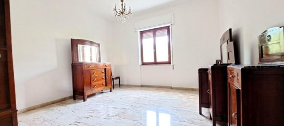 Apartamento de 5 divisões em Carrara, Italy N.º 31139 8