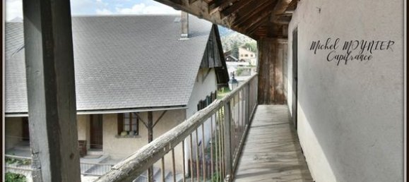 3 bedrooms House in Hautes-Alpes, France No. 305106 8