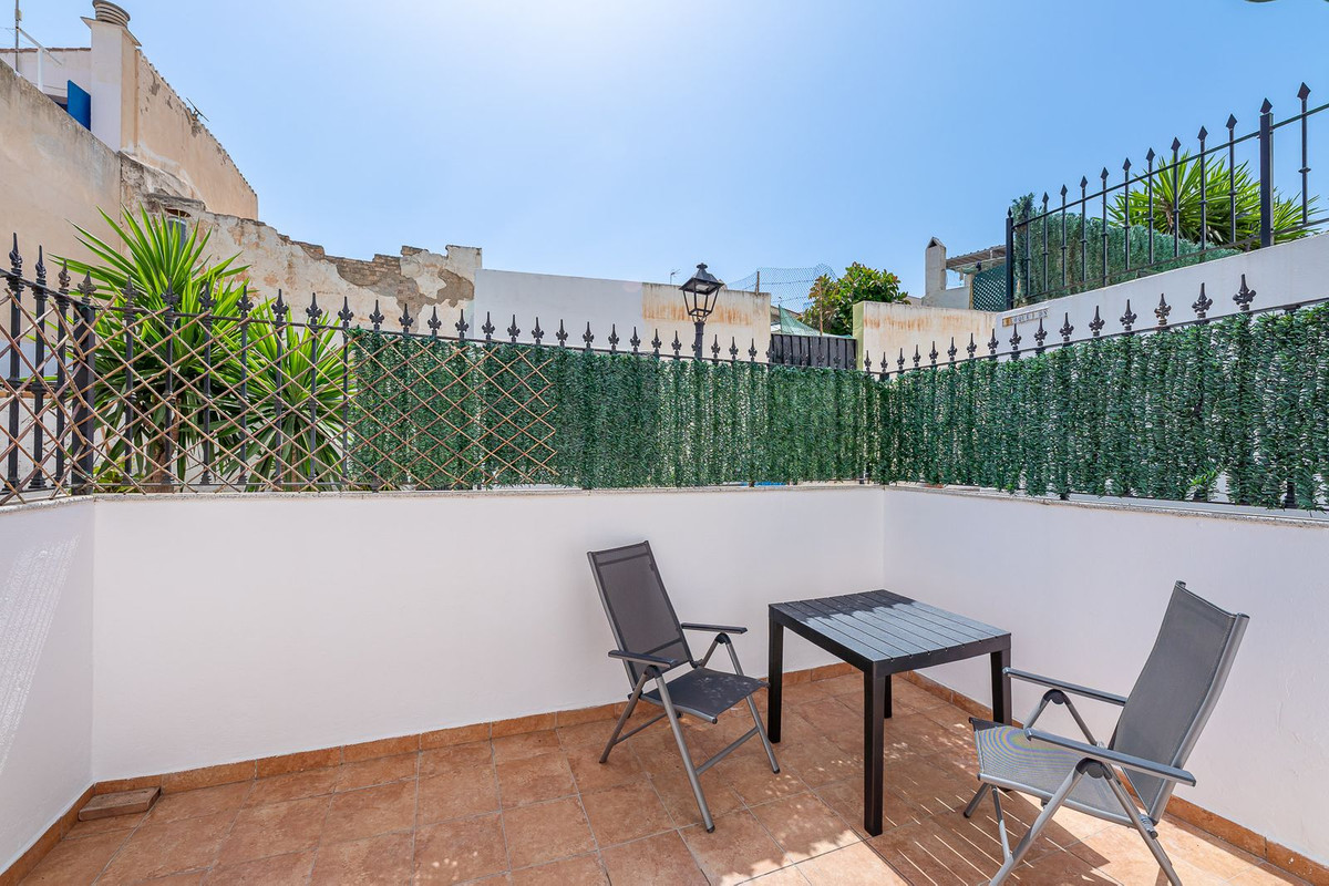 Apartamento de 3 dormitorios en Torremolinos, Spain No. 143495