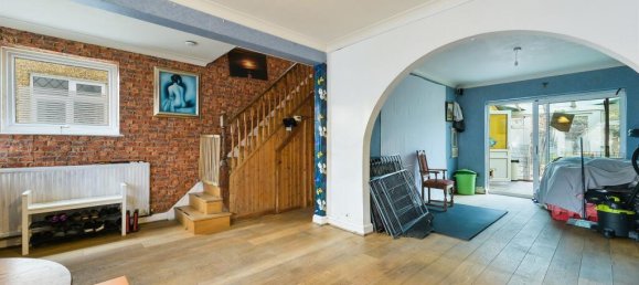 3 bedrooms House in Isleworth, United Kingdom No. 9787 2