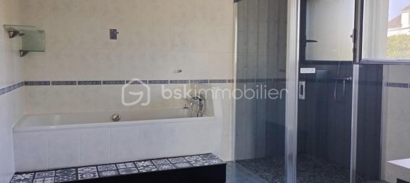 Casa de 4 dormitorios en Saint-Avertin, France No. 323129 6