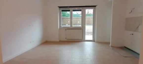 2 rooms Apartment in Rome, Italy No. 206010 4