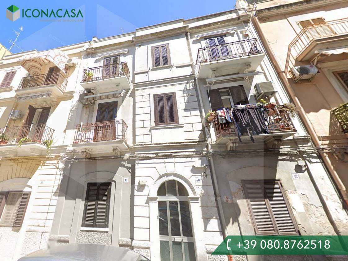 Пентхаус с 2 комнатами в Бари, Италия № 34263