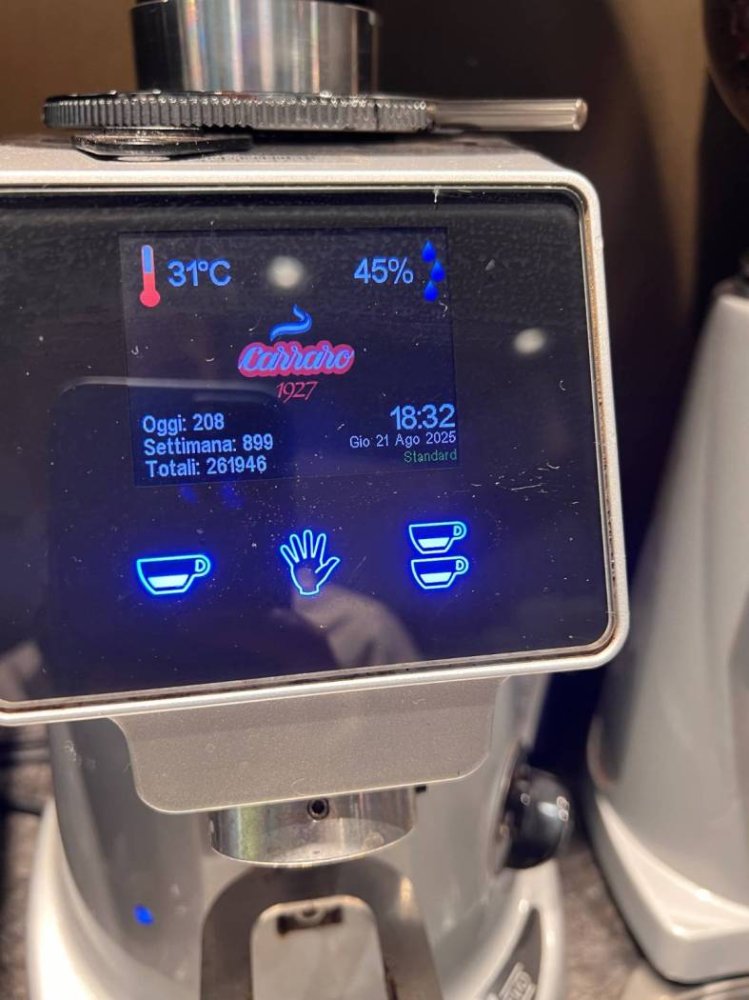 2 rooms Commercial property in Brescia, Italy No. 377150