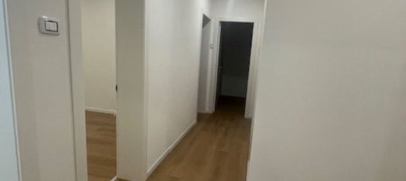 Apartamento de 4 habitaciónes en Carpi, Italy No. 24715 15
