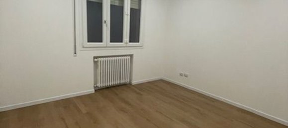 Apartamento de 4 habitaciónes en Carpi, Italy No. 24715 17