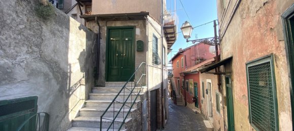 Квартира с 4 комнатами в Рокка ди Папа, Италия № 130347 5