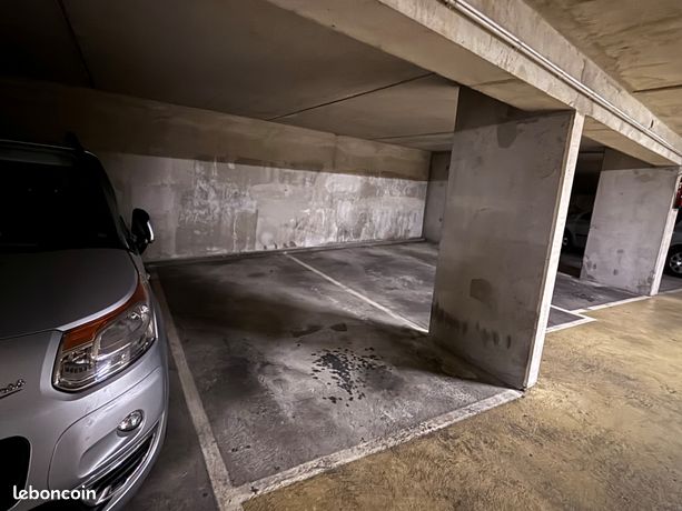 Парковка в Париж, Франция № 309947