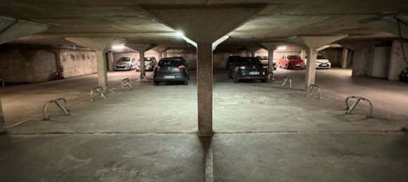 Parkplatz in Sarcelles, France, Nr. 333514 3