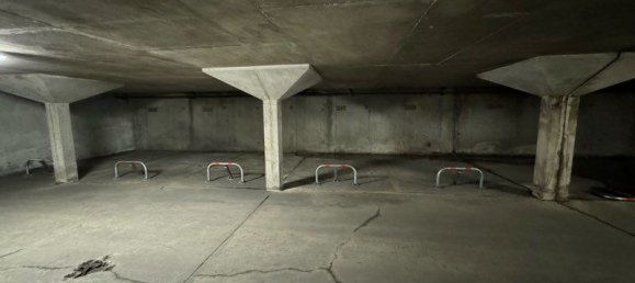 Parkplatz in Sarcelles, France, Nr. 333514 2