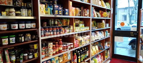 2 rooms Commercial property in Turin, Italy No. 315113 2