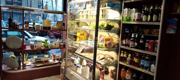 2 rooms Commercial property in Turin, Italy No. 315113 3