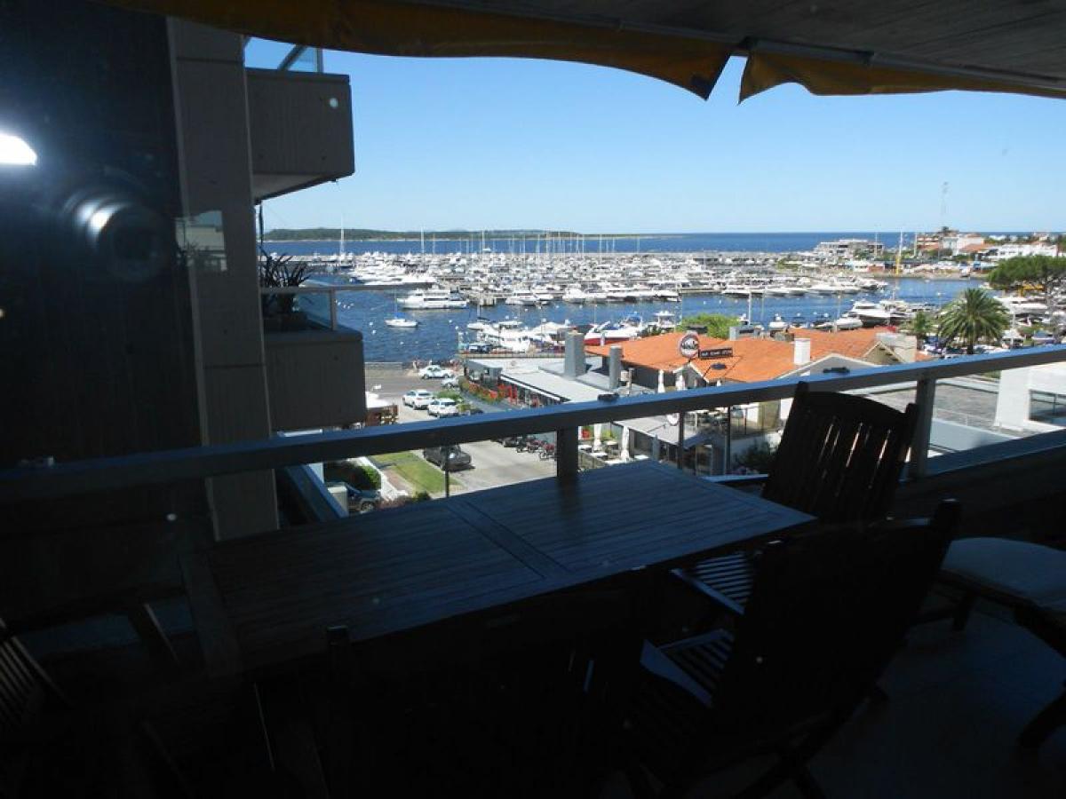 3 bedrooms Apartment in Maldonado, Uruguay No. 4186