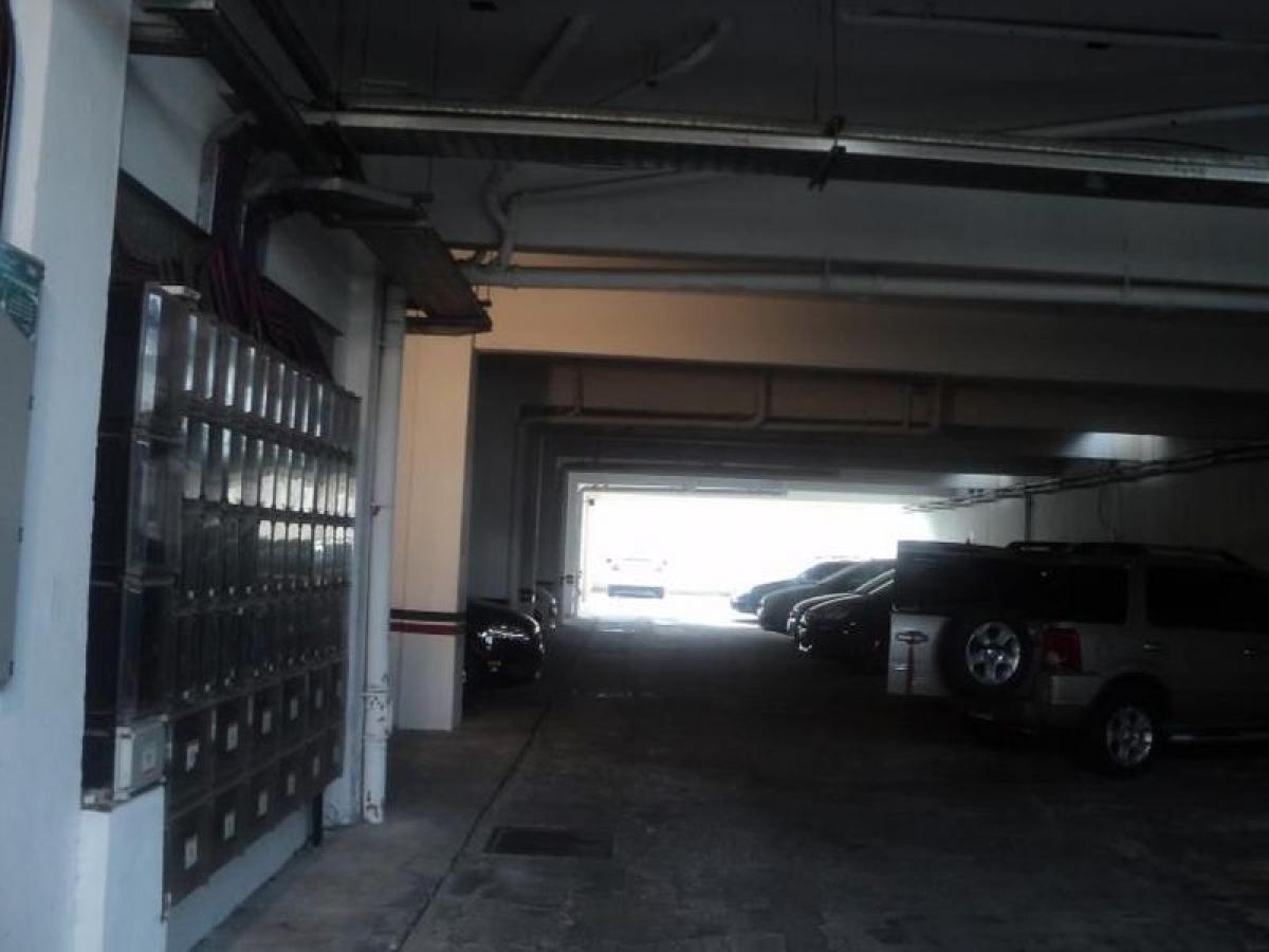  Warehouse in Moron, Argentina No. 27383