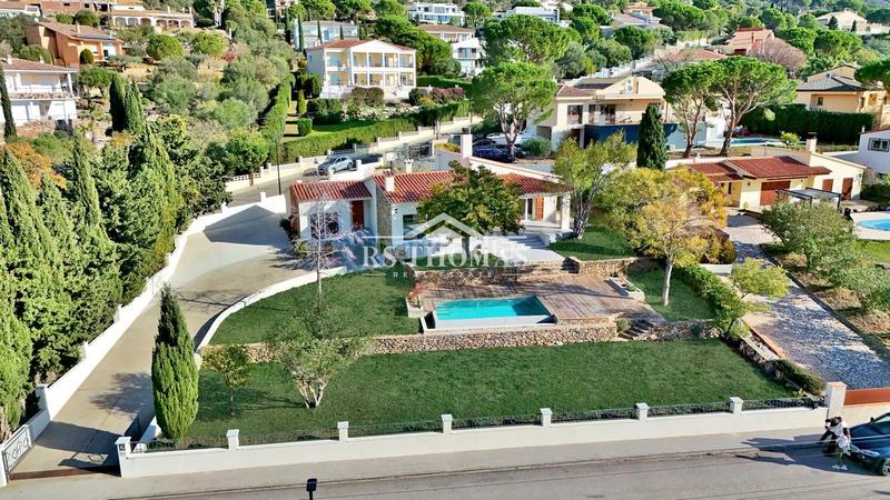 4 غرف نوم فيلا في Palau-saverdera, Spain رقم 170146