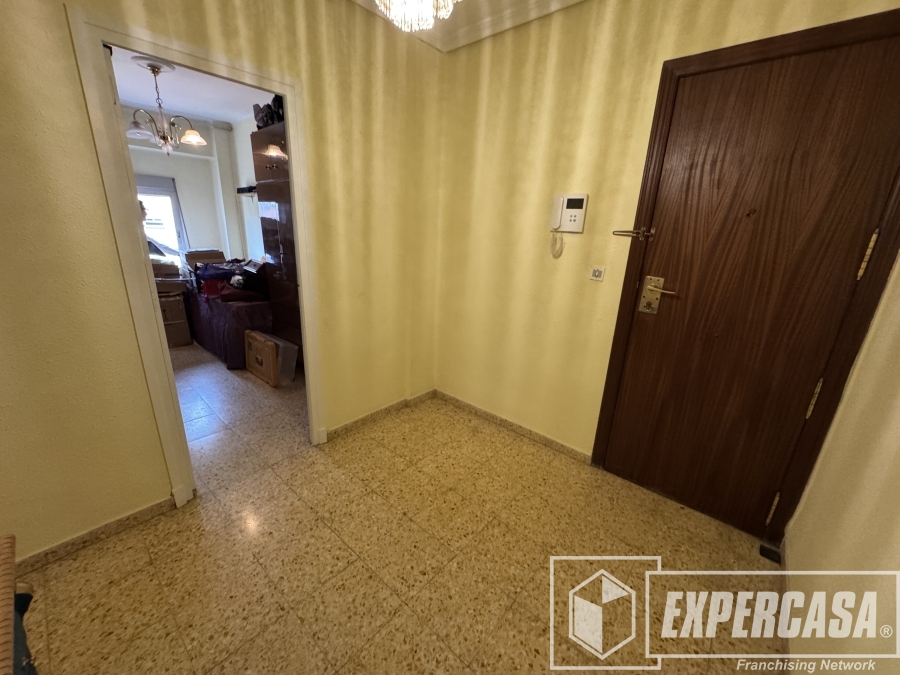 4 bedrooms Apartment in Valencia, Spain No. 153035