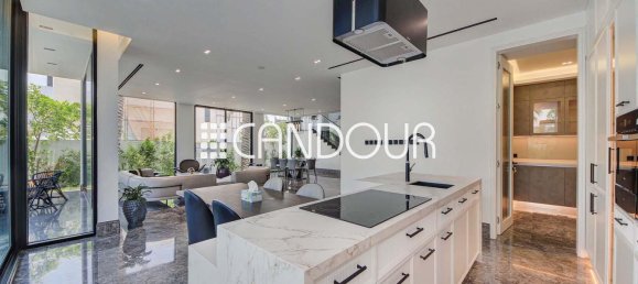 6 bedrooms Villa in Jumeirah Park, UAE No. 55496 5