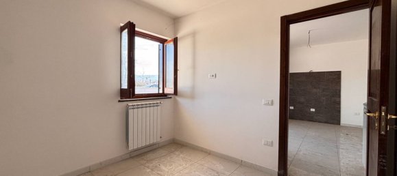 3-salle Appartement à Quarto, Italy No. 92792 19