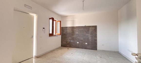 3-salle Appartement à Quarto, Italy No. 92792 17