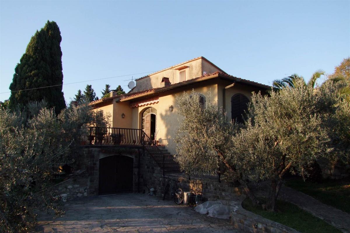 3 bedrooms Villa in Bagno a Ripoli, Italy No. 1099