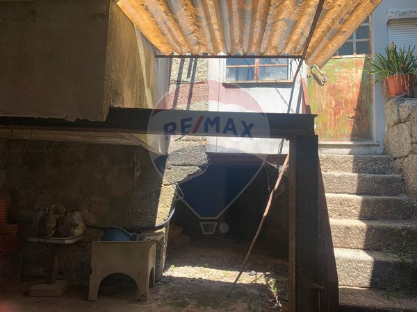 2 bedrooms House in Lajeosa do Dao, Portugal No. 175743