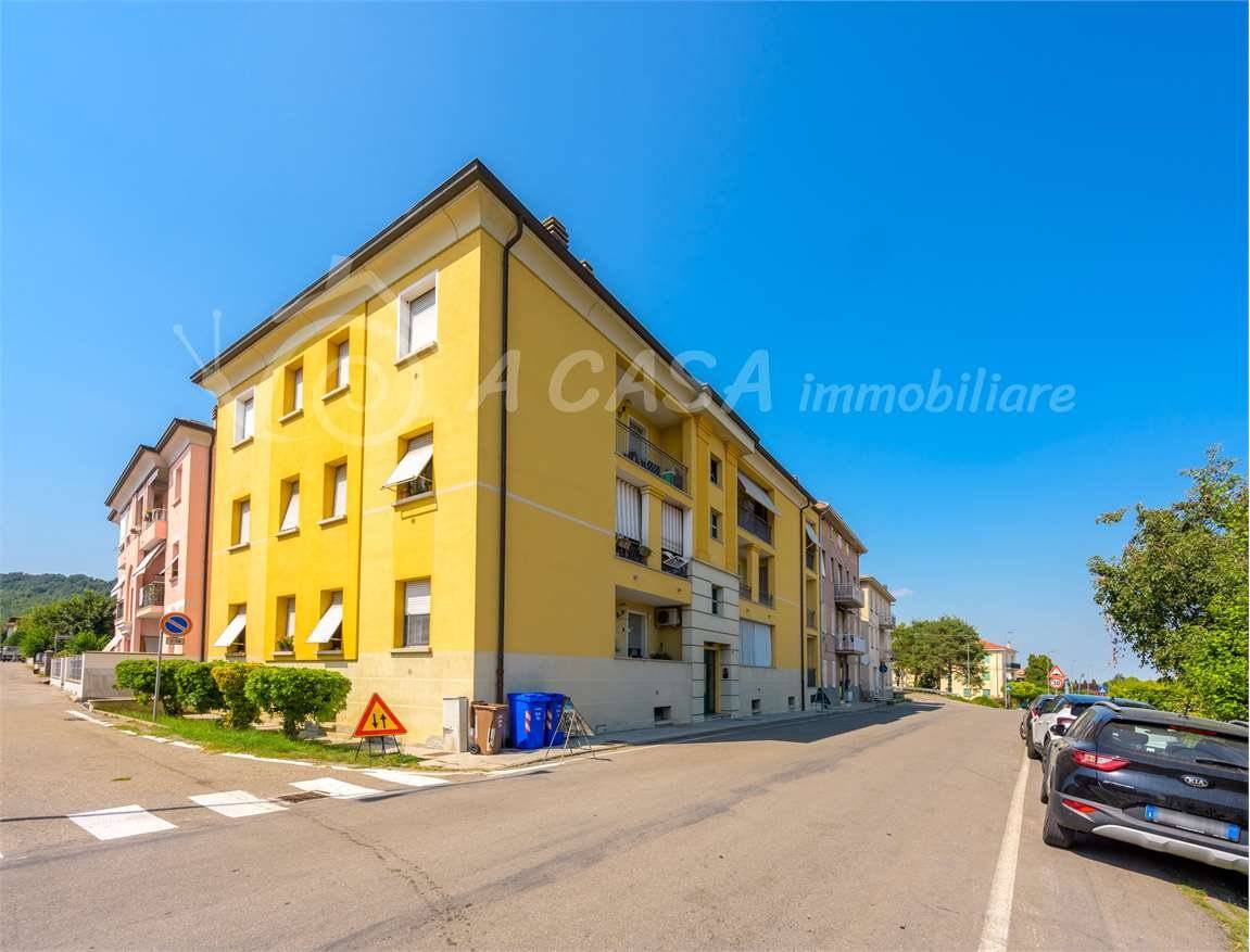 2 bedrooms Apartment in Medesano, Italy No. 381292