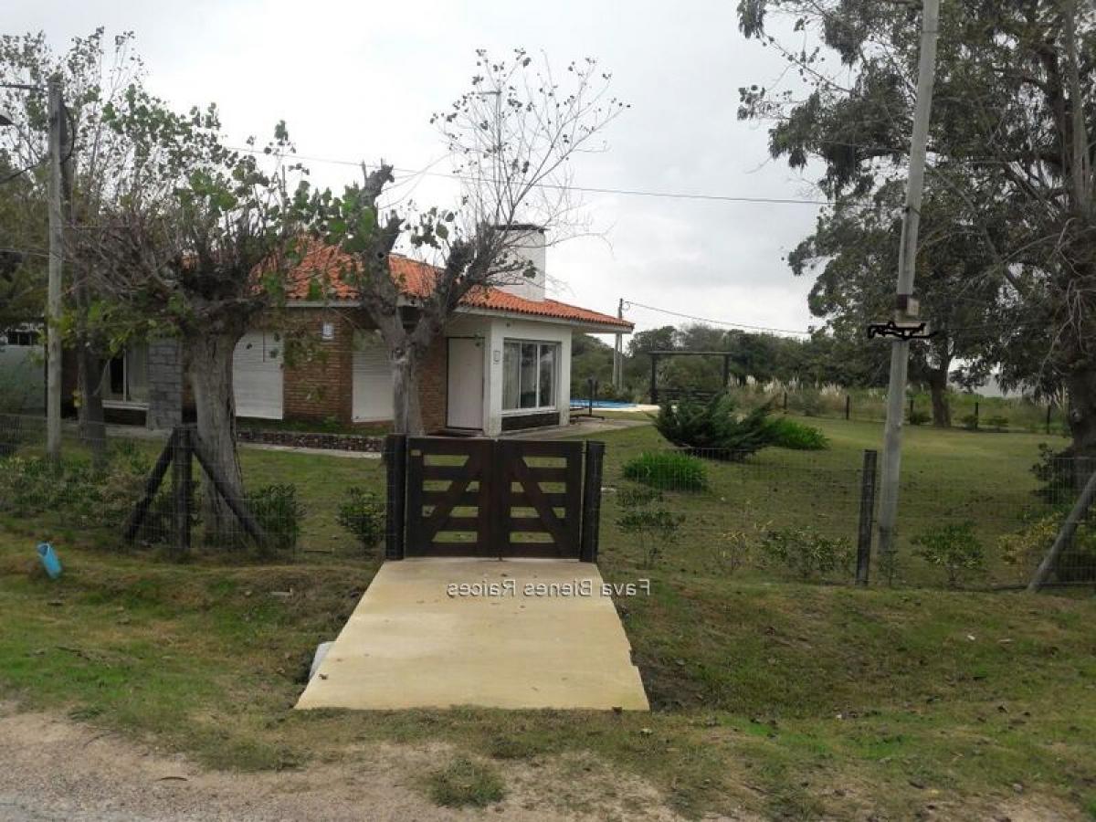 3 bedrooms House in Canelones, Uruguay No. 491