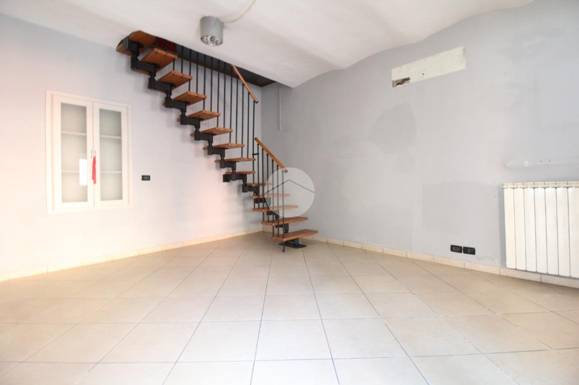 Casa de 5 divisões em Brandizzo, Italy N.º 1938