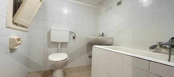 Квартира с 2 комнатами в Бари, Италия № 33913 7