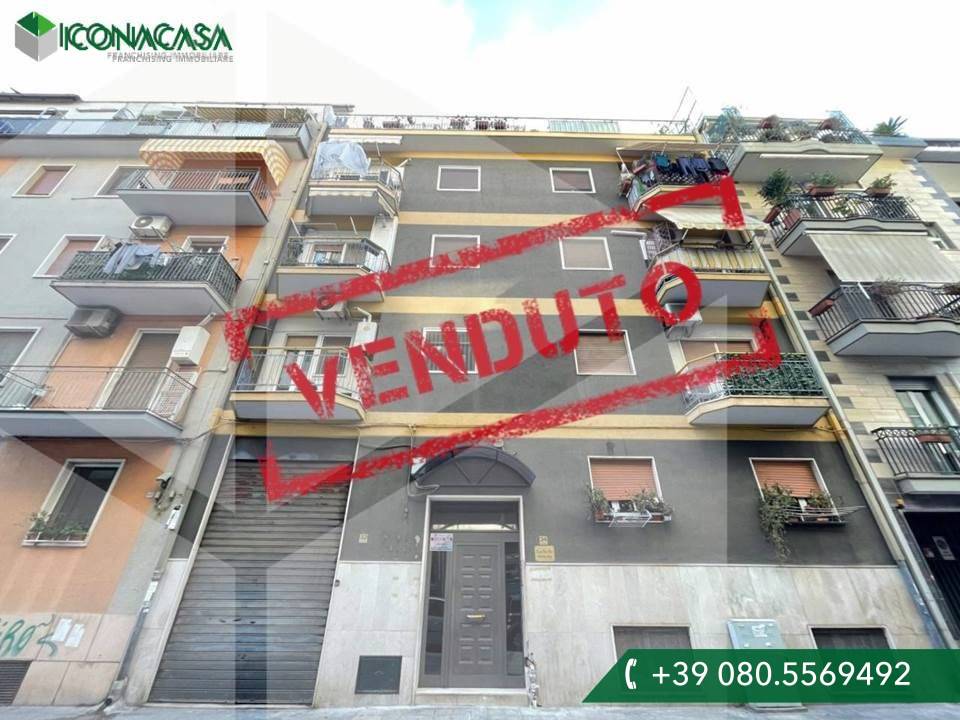 Квартира с 2 комнатами в Бари, Италия № 33913