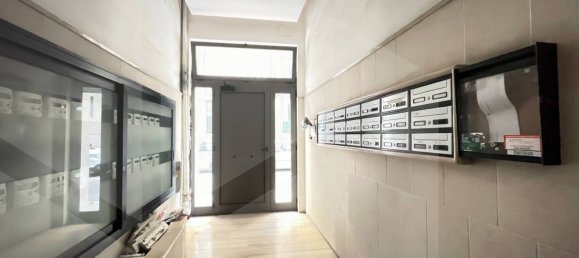 Квартира с 2 комнатами в Бари, Италия № 33913 9