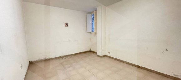 Квартира с 2 комнатами в Бари, Италия № 33913 3