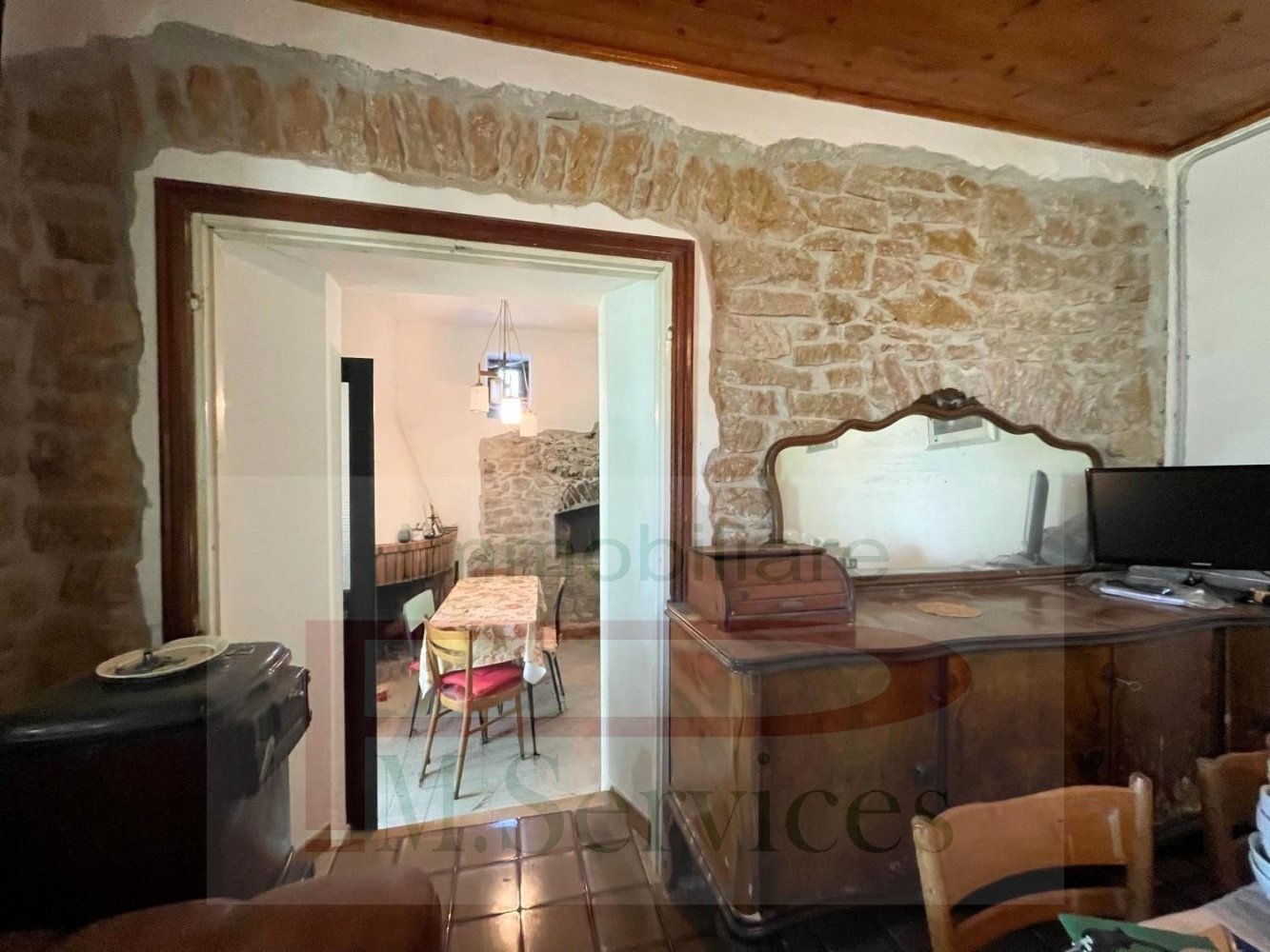 Casa de 4 habitaciónes en Castro dei Volsci, Italy No. 162213