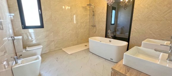 3 bedrooms Villa in Rio Park, Spain No. 2682 16